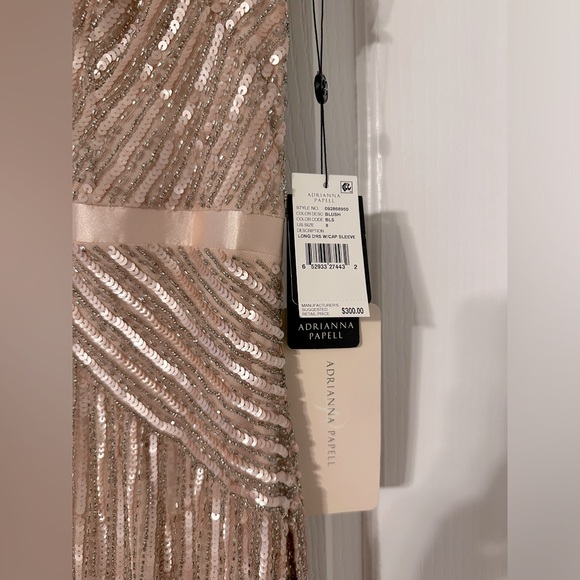 Adrianna Papell Women's Beaded V-Neck Dress with Cap Sleeves and Waistband. - Picture 4 of 7